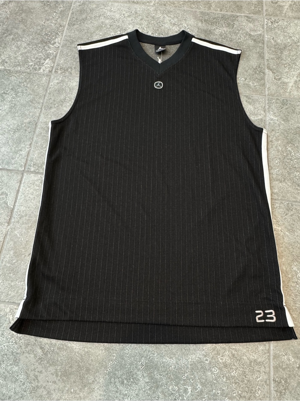 Nike Jordan sleeveless basketball jersey tank embroidery 23 black strip L NWT